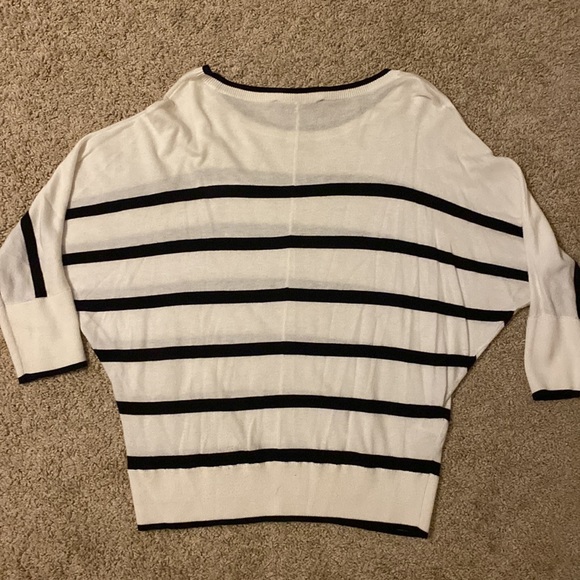 Loft Light-Weight Sweater - Picture 4 of 5